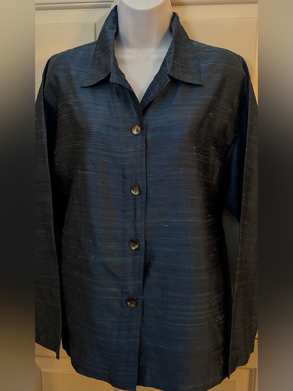 Chico's 100% Silk Top / Shirt Jacket in Navy Chico’s Size - 2